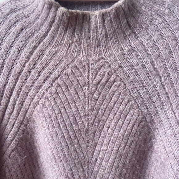 Lilac Dynamite sweater - Picture 4 of 4